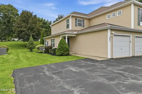 301 Royale Court, North Greenbush, NY 12180