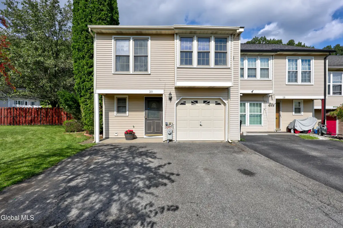 20 Carriage Road, Clifton Park, NY 12065 - #1