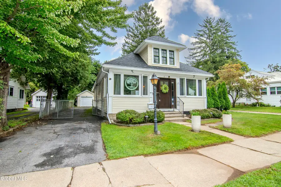 2 Ritchie Place, Saratoga Springs, NY 12866 - #3