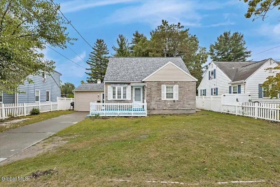126 Osborne Road, Colonie, NY 12205 - #2
