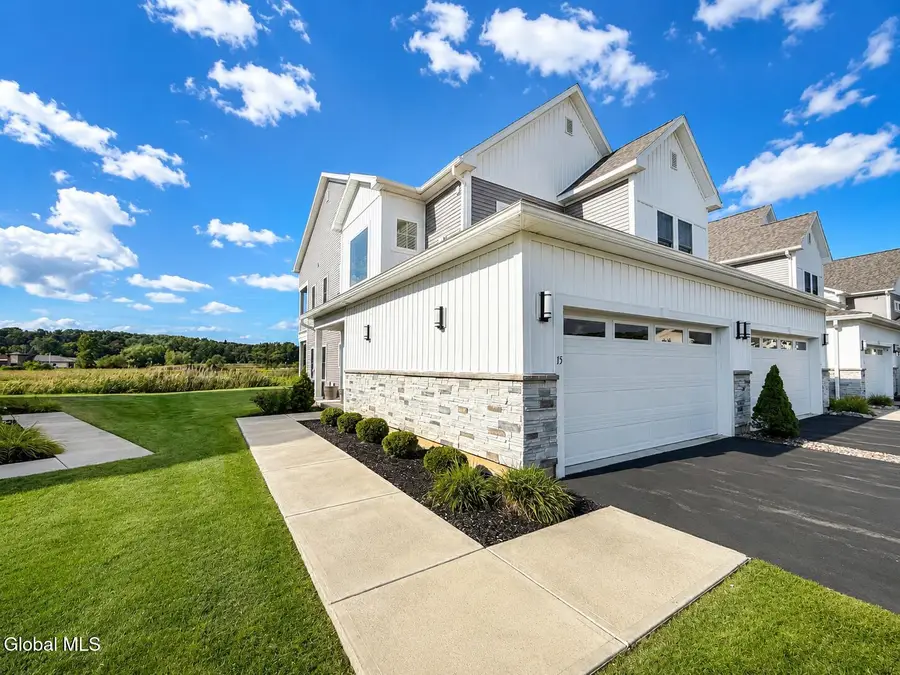 15 Wardley Circle, Cohoes, NY 12047 - #2