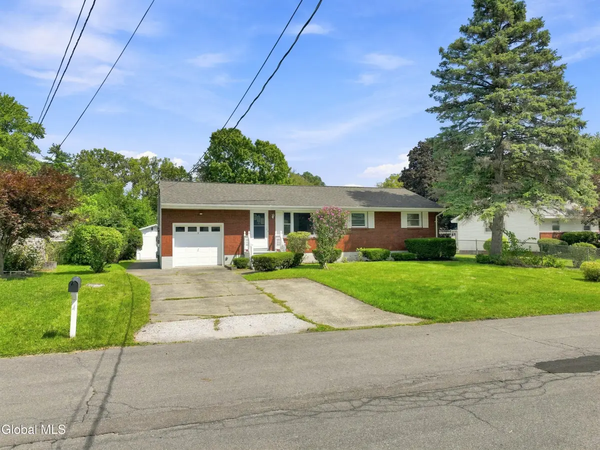 4 Pettibone Drive, Colonie, NY 12205 - #1