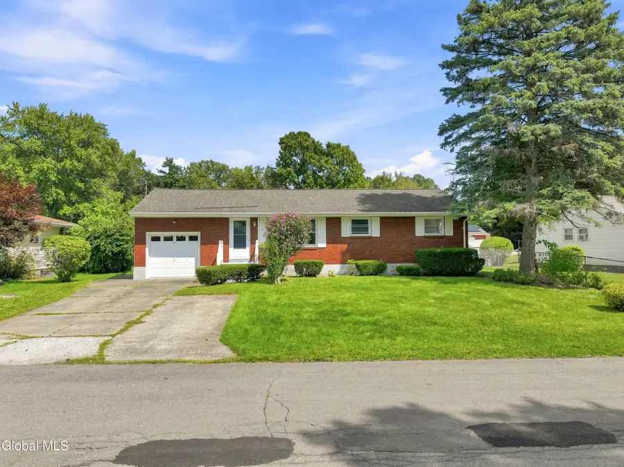 4 Pettibone Drive, Colonie, NY 12205 - #2