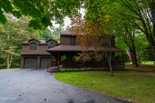 28 Hyspot Road, Greenfield, NY 12833