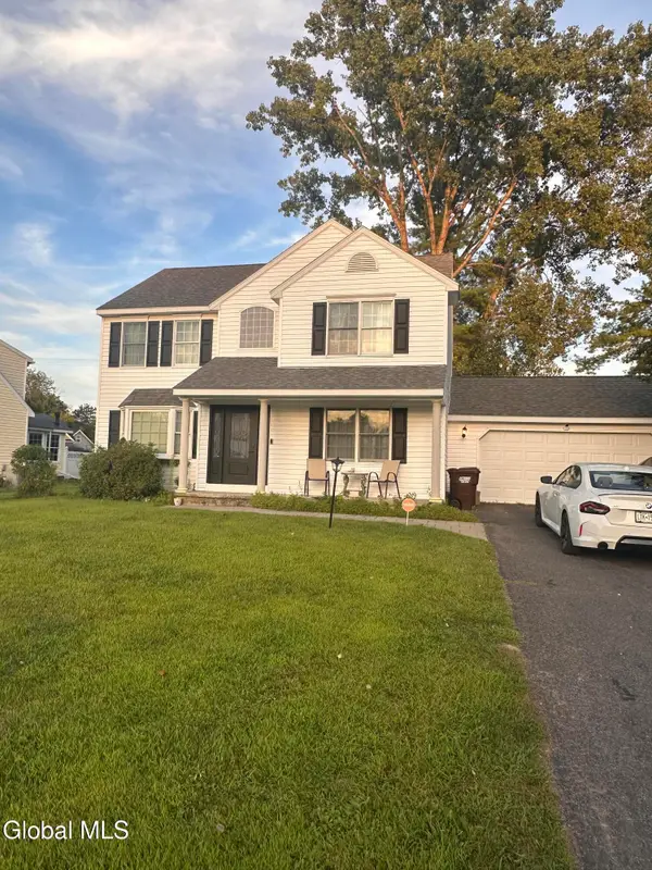7 Van Rensselaer Way, Bethlehem, NY 12077