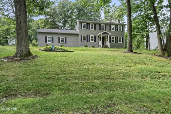 2279 Pine Ridge Road, Niskayuna, NY 12309