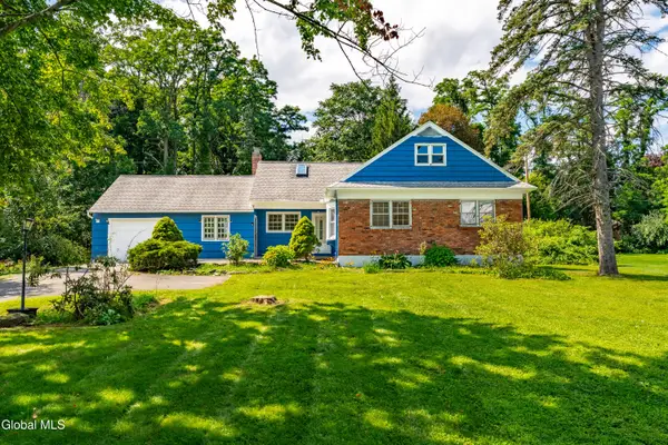 4132 Buckingham Drive, Niskayuna, NY 12304