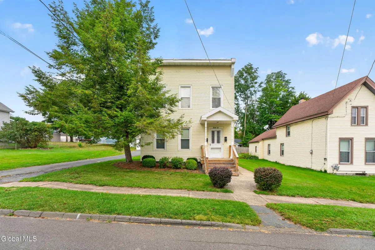 32 Vanderwerken Avenue, Waterford, NY 12188 - #1