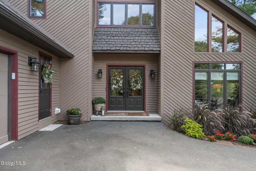 25 Oaktree Lane, Colonie, NY 12309 - #2