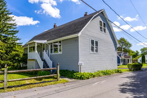2 Landor Lane, Cohoes, NY 12047