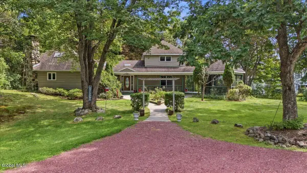 33 N Bolton Road, Bolton, NY 12814