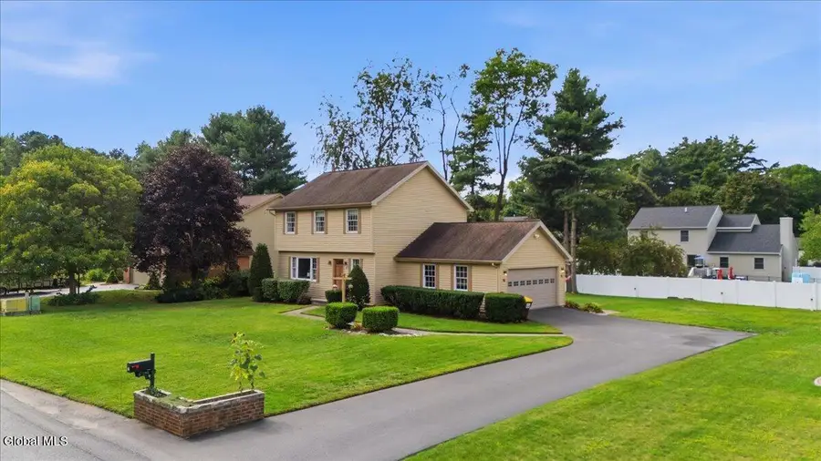 16 Oak Tree Circle, Queensbury, NY 12804 - #2