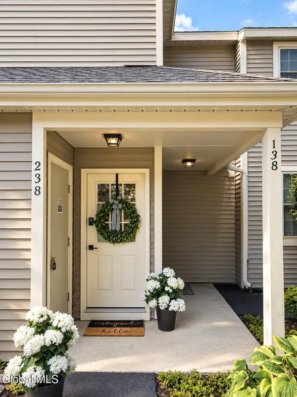 238 Monmouth Way, Halfmoon, NY 12065