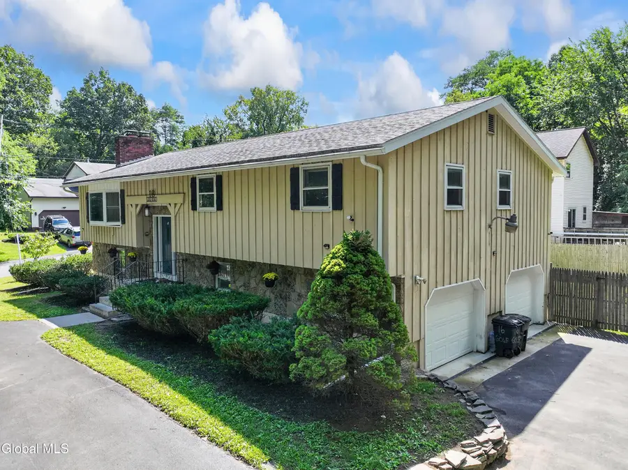 16 Golf Road, Schenectady, NY 12304 - #3