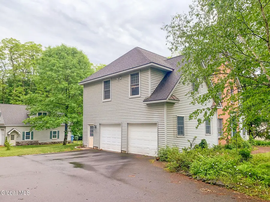 5 King James Court, Saratoga Springs, NY 12866 - #3