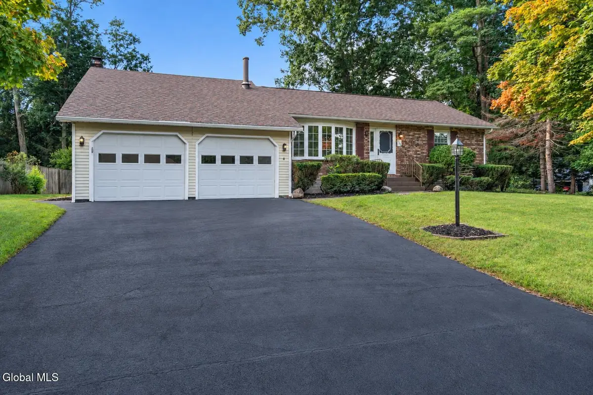 132 Sylvia Lane, Rotterdam, NY 12306 - #1