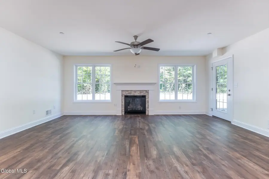 10 Hawthorne Place #B, Glenville, NY 12302 - #3