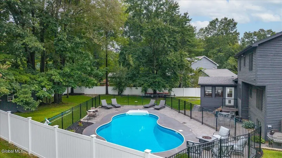 18 Orchard Park Drive, Clifton Park, NY 12065 - #3
