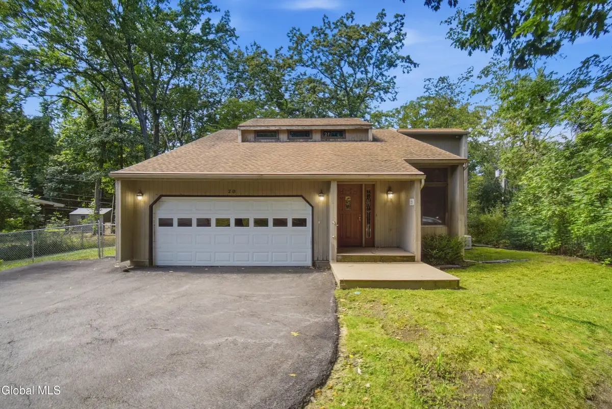 20 W Skyview Drive, Cohoes, NY 12047 - #1