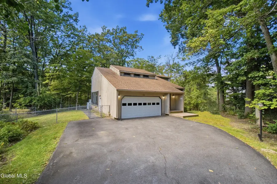 20 W Skyview Drive, Cohoes, NY 12047 - #2