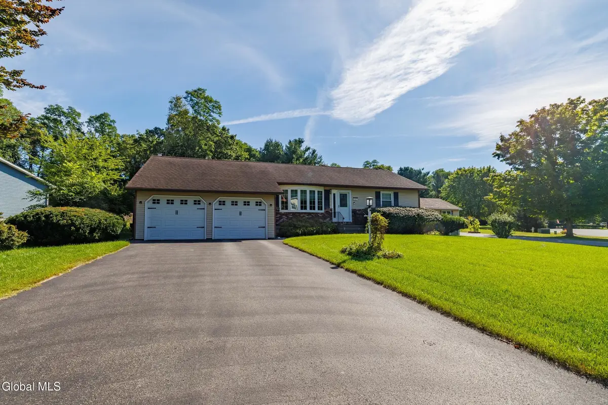 127 Sylvia Lane, Rotterdam, NY 12306 - #1