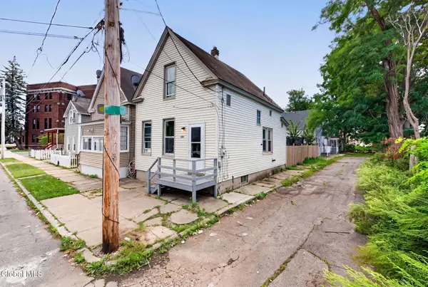 800 Emmett Street, Schenectady, NY 12307
