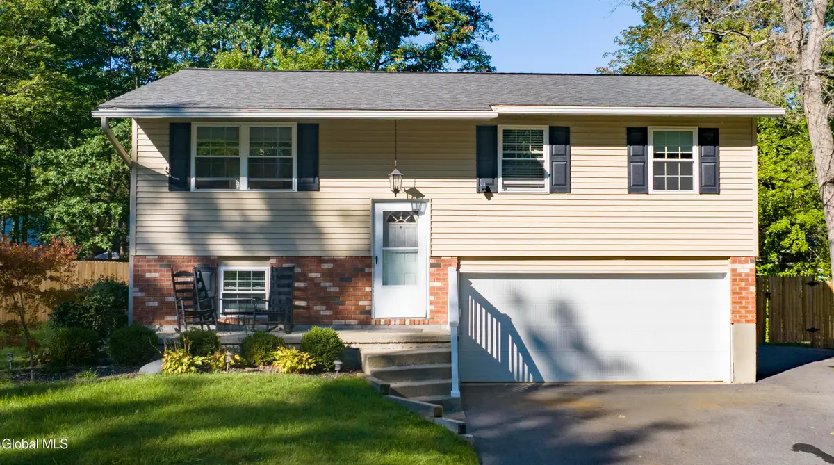 10 Deerleap Place, Saratoga Springs, NY 12866 - #1