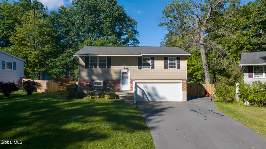 10 Deerleap Place, Saratoga Springs, NY 12866 - #2