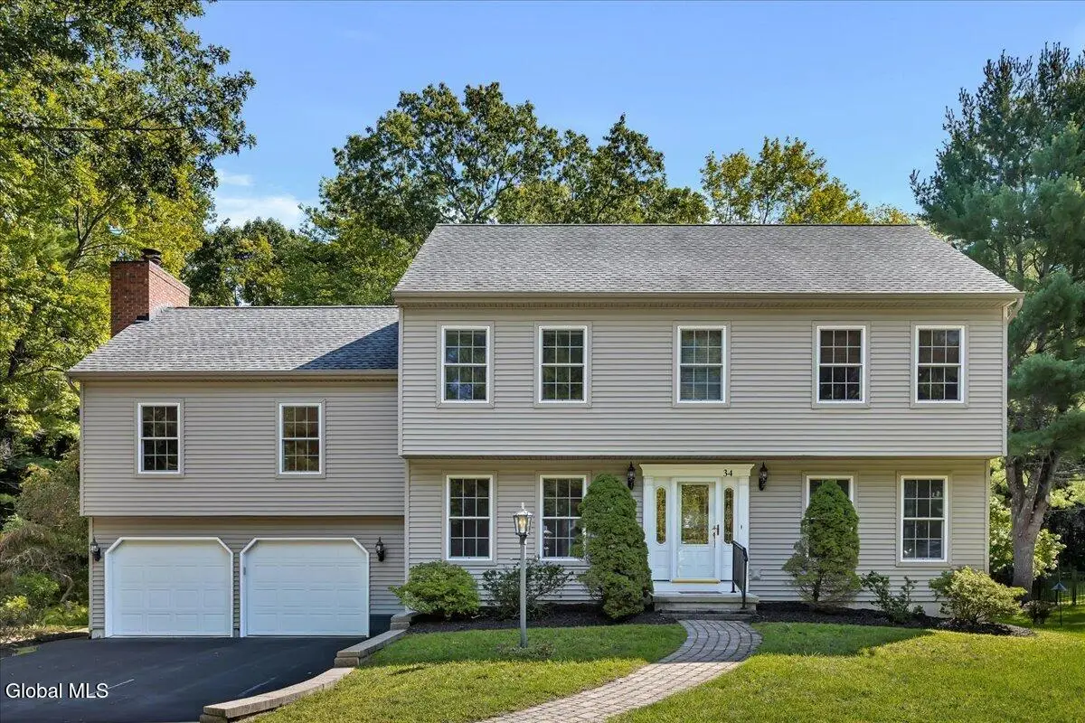 34 Darnley Greene, Bethlehem, NY 12054 - #1