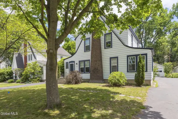1476 Regent Street, Niskayuna, NY 12309