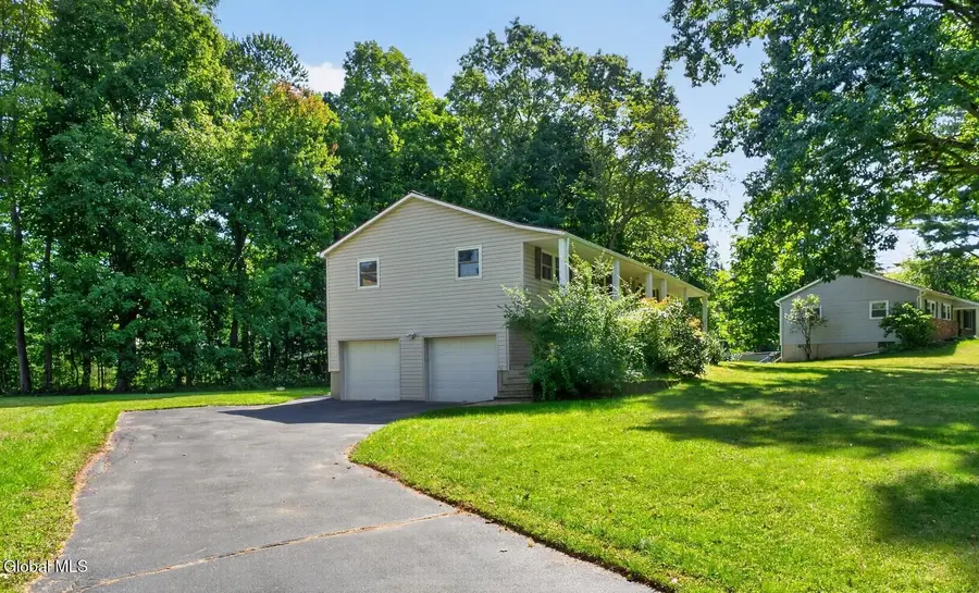 9 Meadow Valley Drive, Clifton Park, NY 12065 - #2