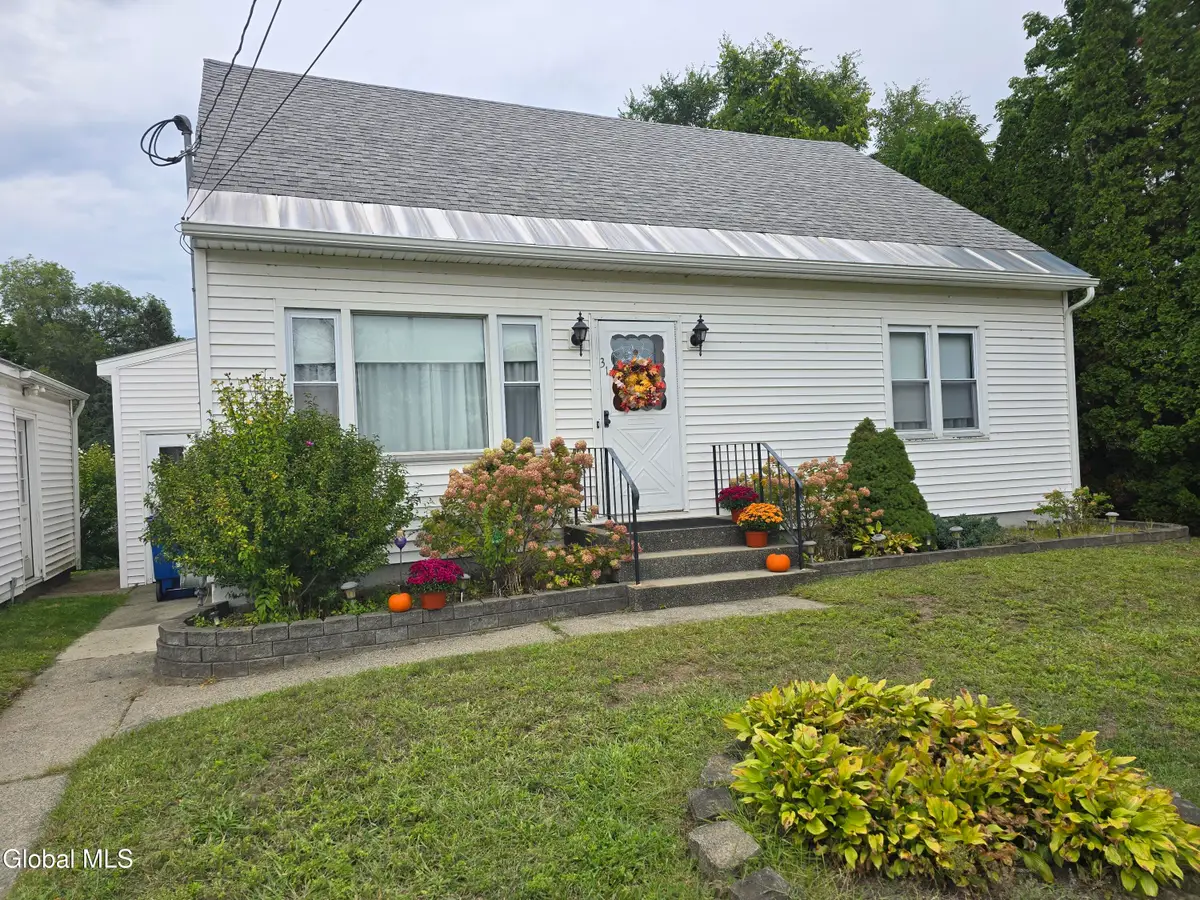 31 Breslin Avenue, Cohoes, NY 12047 - #1