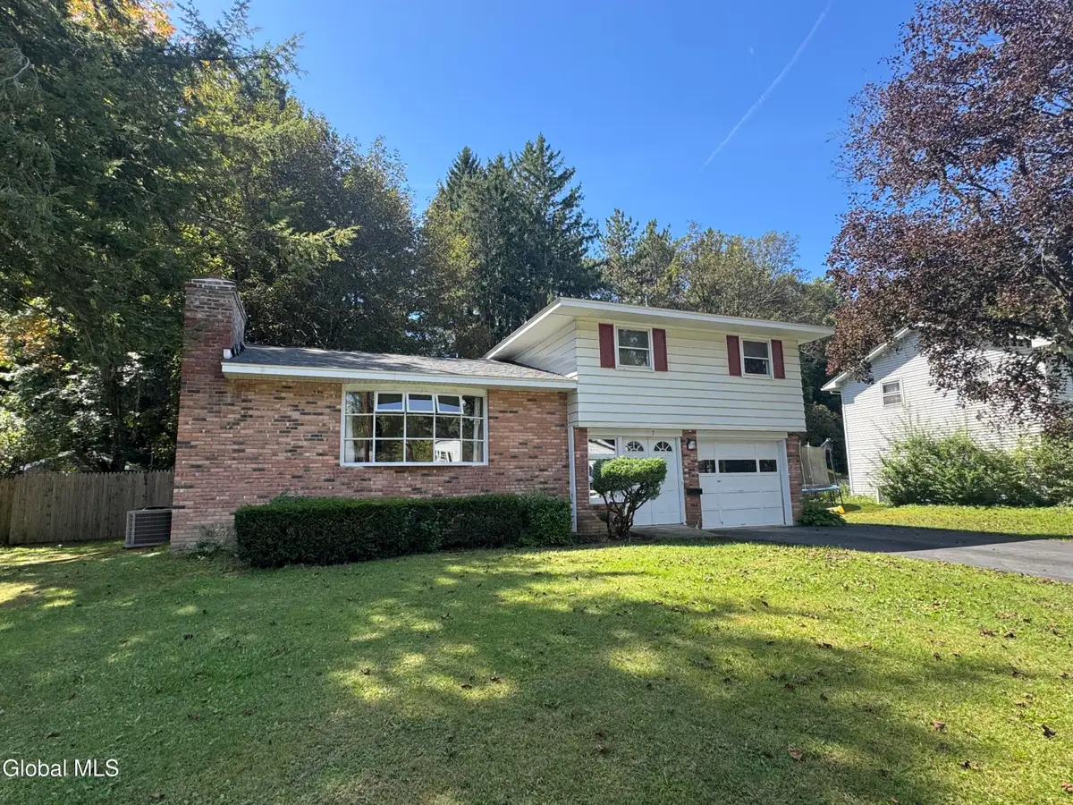 7 Woodside Court, North Greenbush, NY 12198 - #1