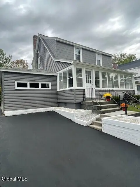 7 Elm Ct, North Greenbush, NY 12198
