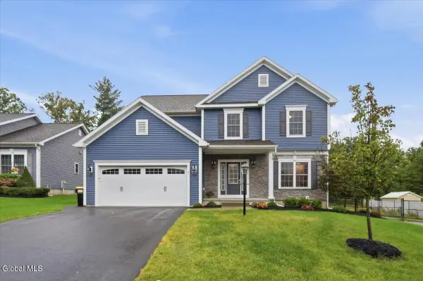 7 Cragmoor Lane, Colonie, NY 12205