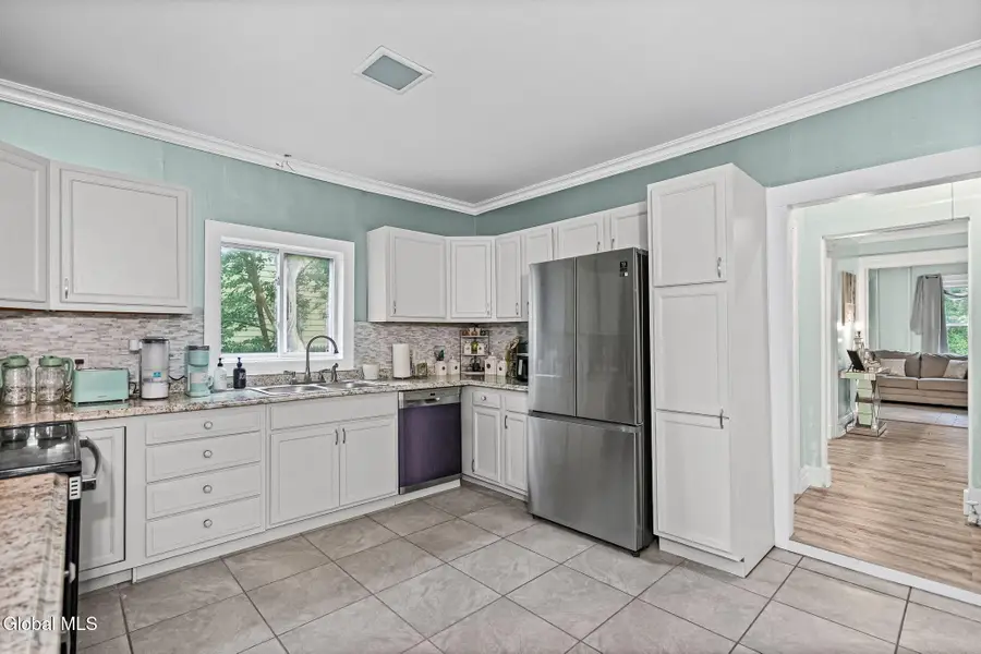 64 Campbell Avenue, Troy, NY 12180 - #3