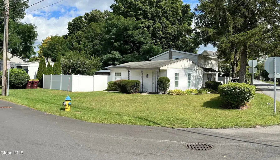 136 Jefferson Street, Saratoga Springs, NY 12866 - #3