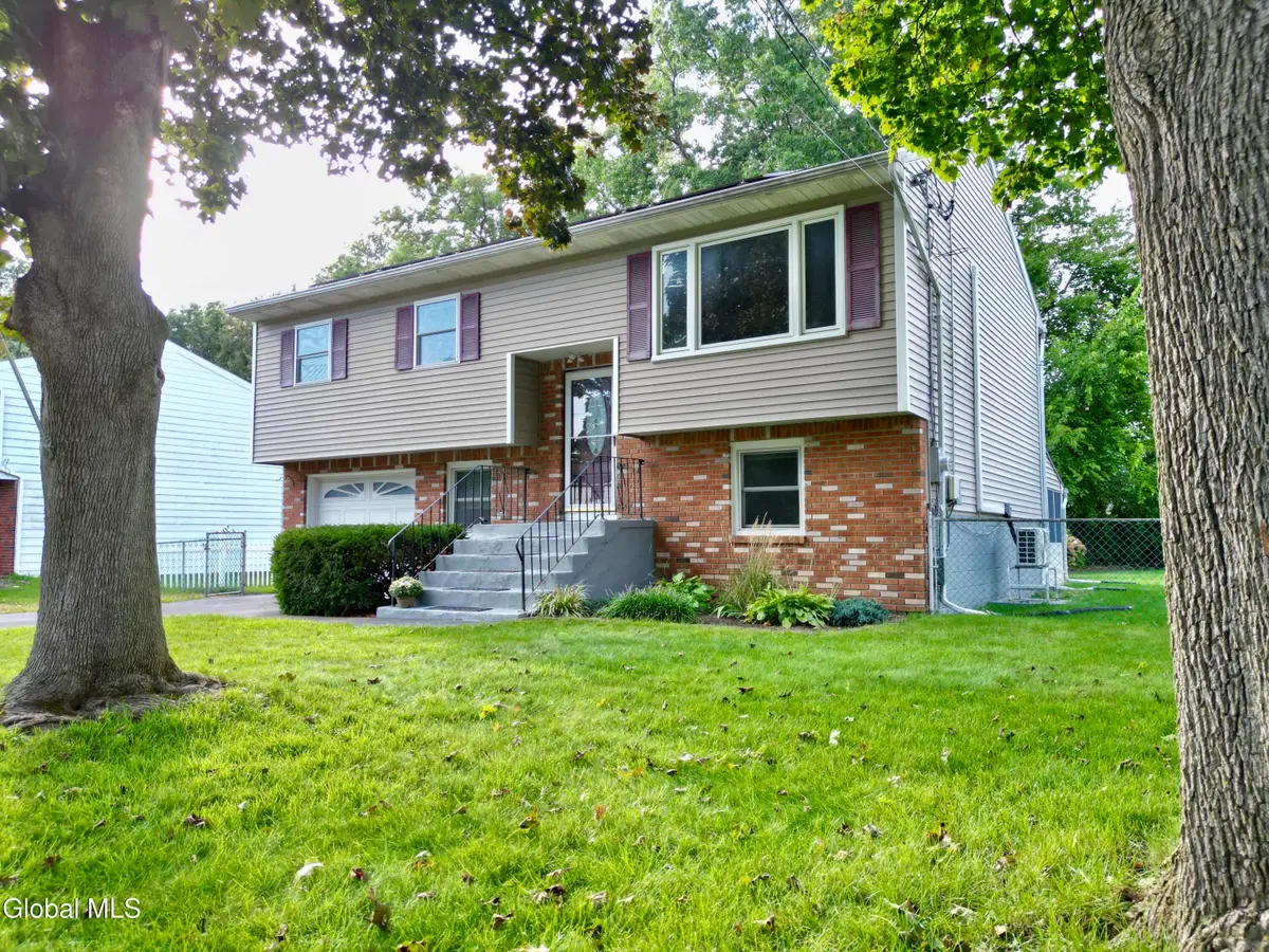 29 Myers Court, Colonie, NY 12205 - #1