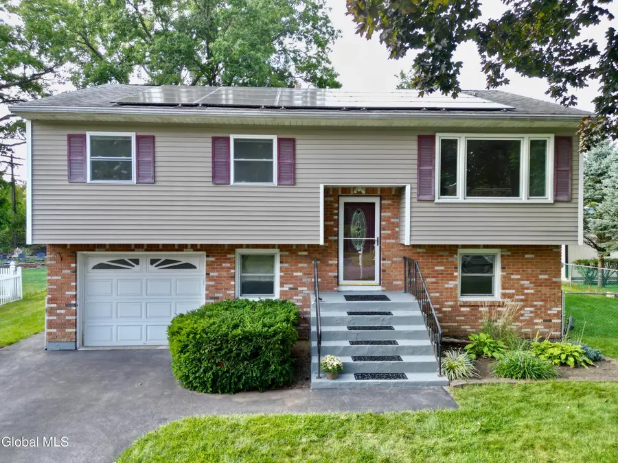 29 Myers Court, Colonie, NY 12205 - #3