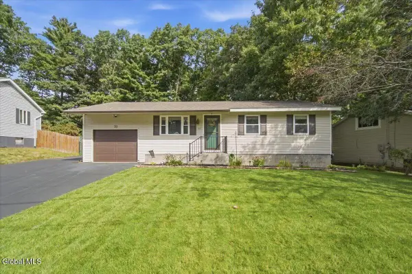 10 Curt Boulevard, Saratoga Springs, NY 12866