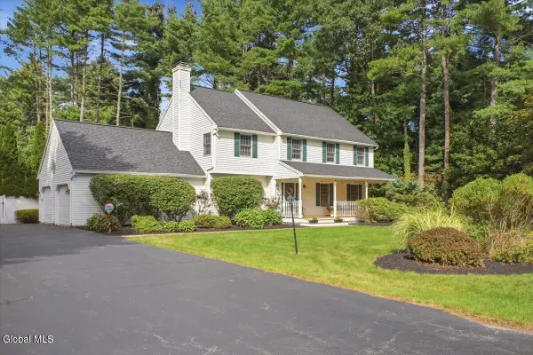 39 Algonquin Drive, Queensbury, NY 12804