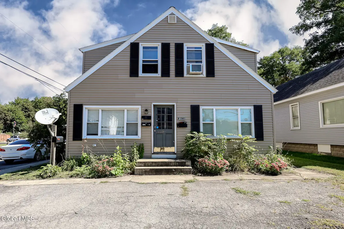 2003 Hamburg Street, Rotterdam, NY 12304 - #1