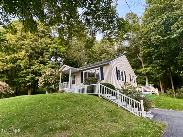 22 Sharpe Road, North Greenbush, NY 12198