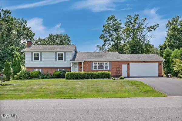109 Oakwood Drive, Glenville, NY 12302