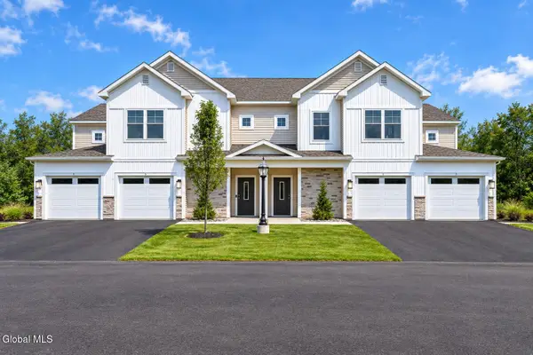 34 Reed's Hollow, Saratoga Springs, NY 12866