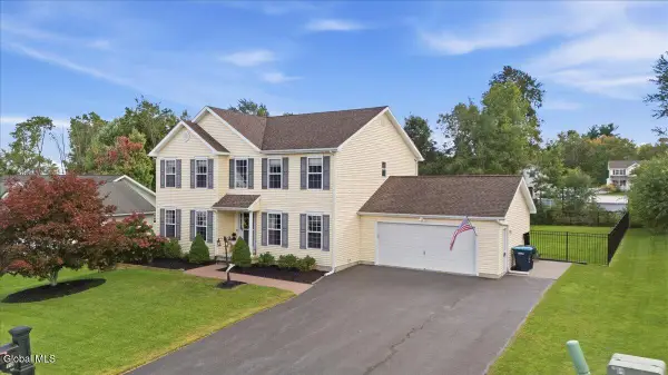 10 Cavalry Course, Stillwater, NY 12118