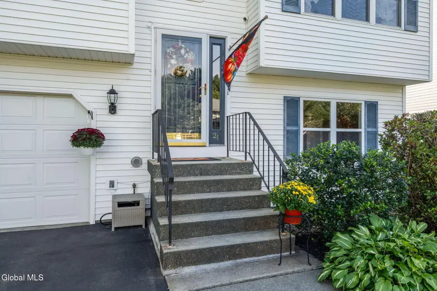 21 Wicken Square, Colonie, NY 12205 - #3