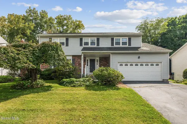 63 Aspen Circle, Albany, NY 12208