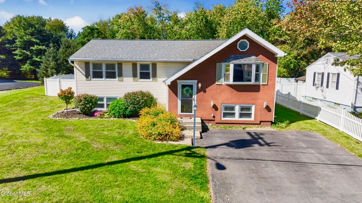 15 Mayfair Road, North Greenbush, NY 12198 - #1