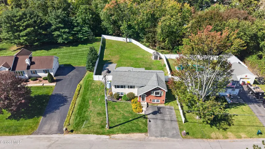 15 Mayfair Road, North Greenbush, NY 12198 - #3